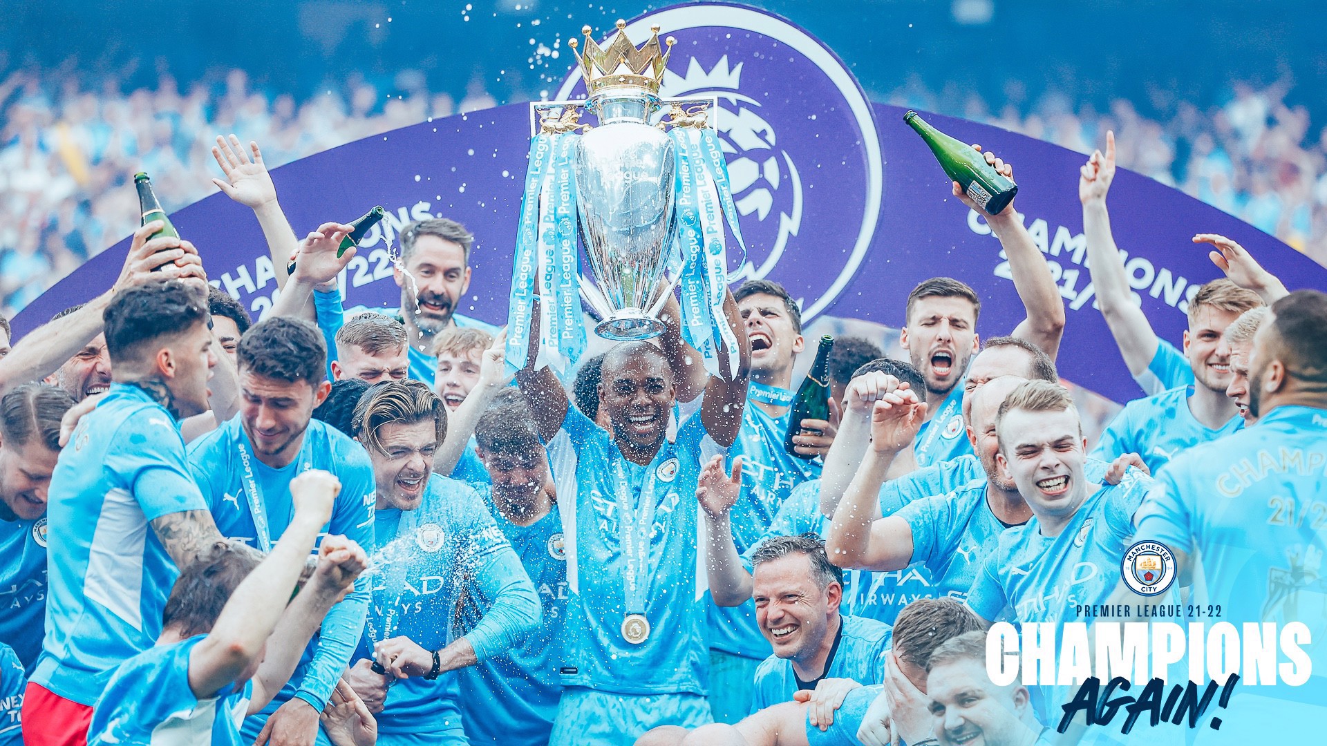 Gallery: The 2021 22 Premier League Trophy Lift!