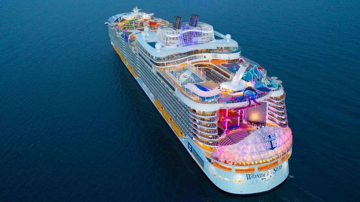 Wonder of the Seas Cabins, Staterooms & Suite Picture- Royal Caribbean International Wonder of the Seas Cruises: Travel Weekly