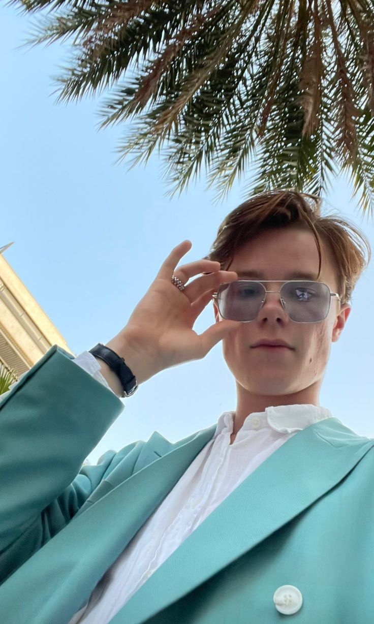 Edvin Ryding. Sfondi carini, Sfondi, Marito