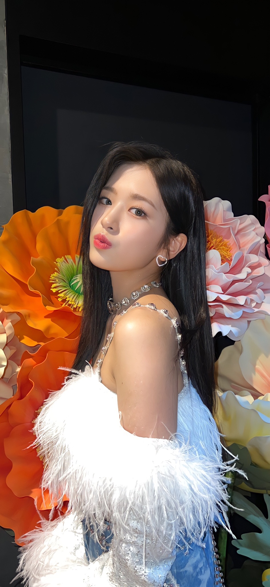 I AM IVE WALLPAPER.. Yujin Twitter Update♡ ______ Extended Lockscreen Wallpaper #IVE #아이브 #ANYUJIN #안유진