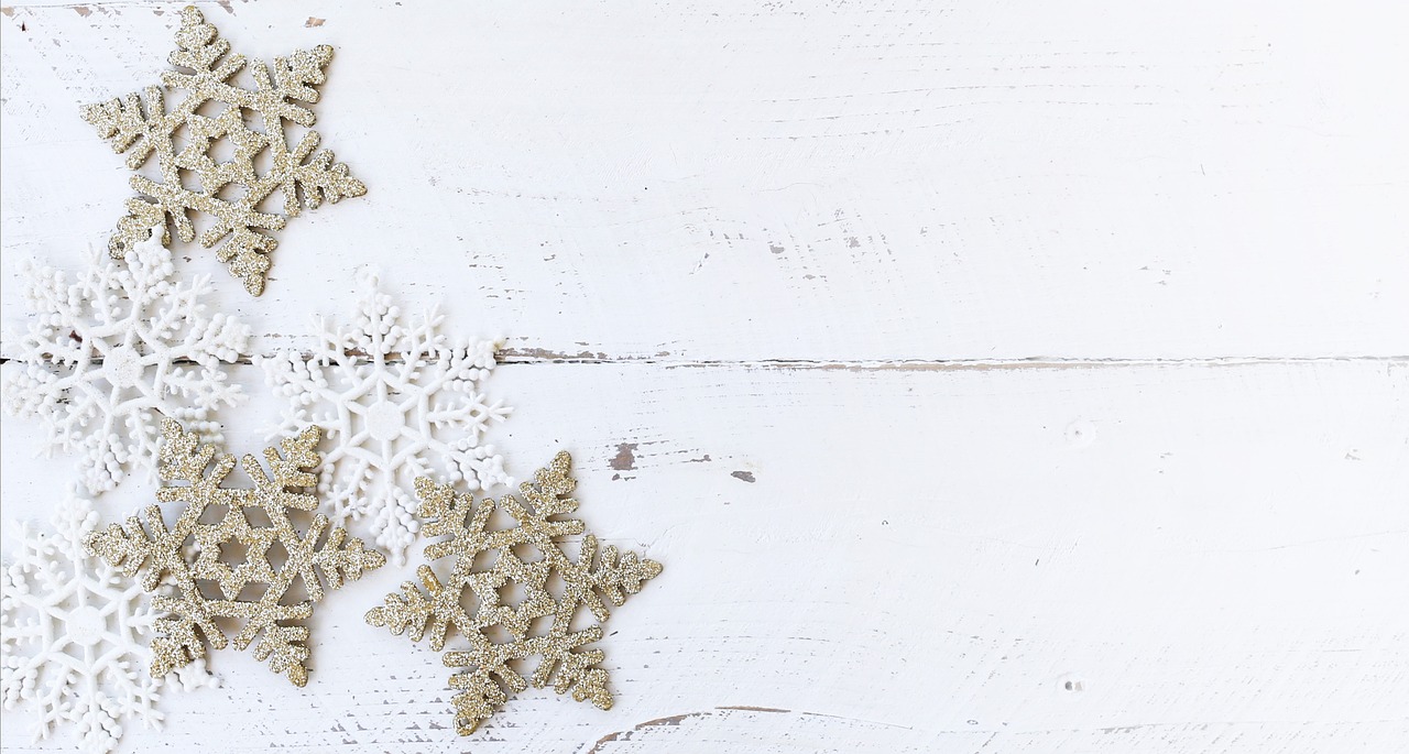 White Wood Desk Winter