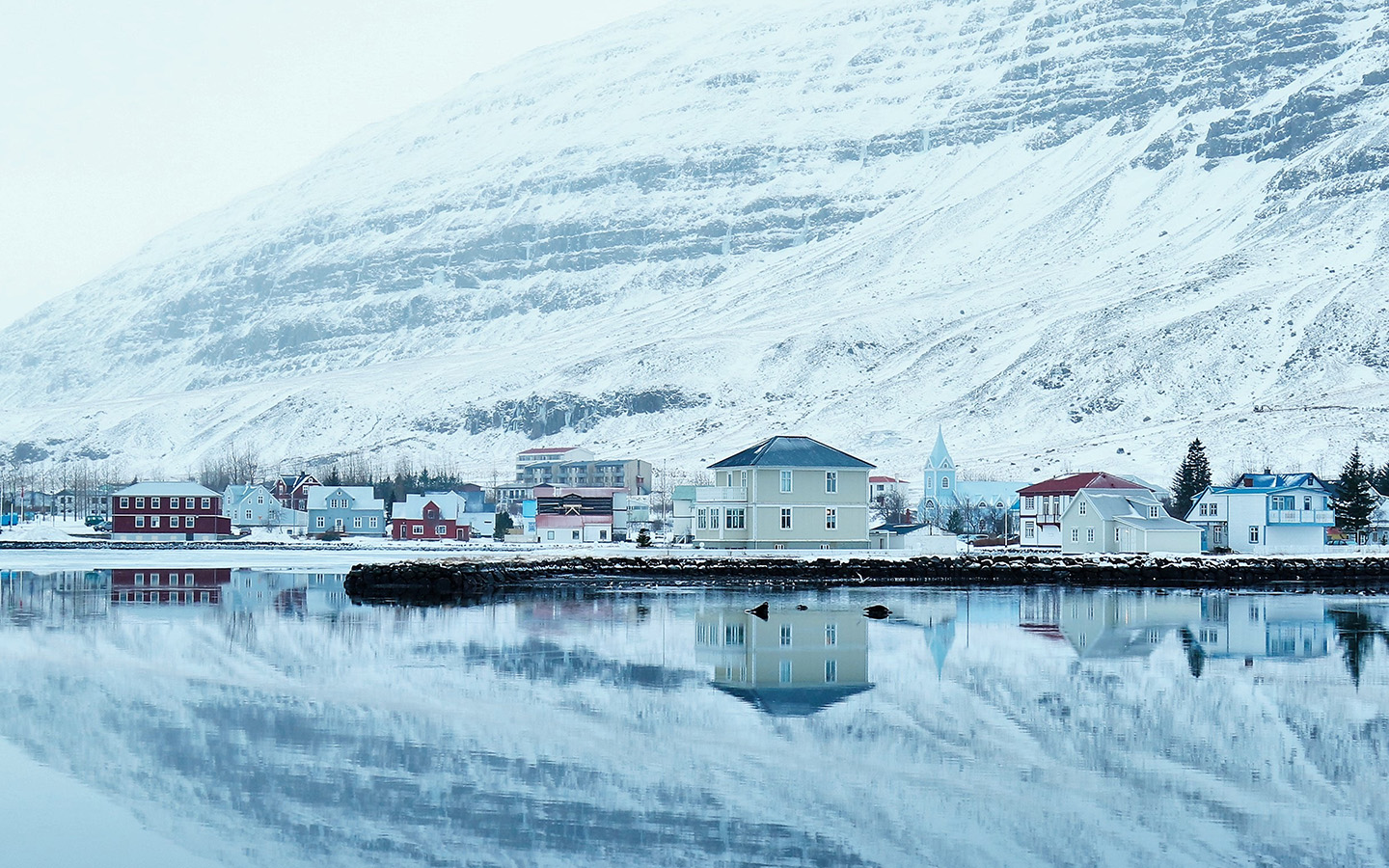 Winter Christmas Mountain Cold Lake Wallpaper