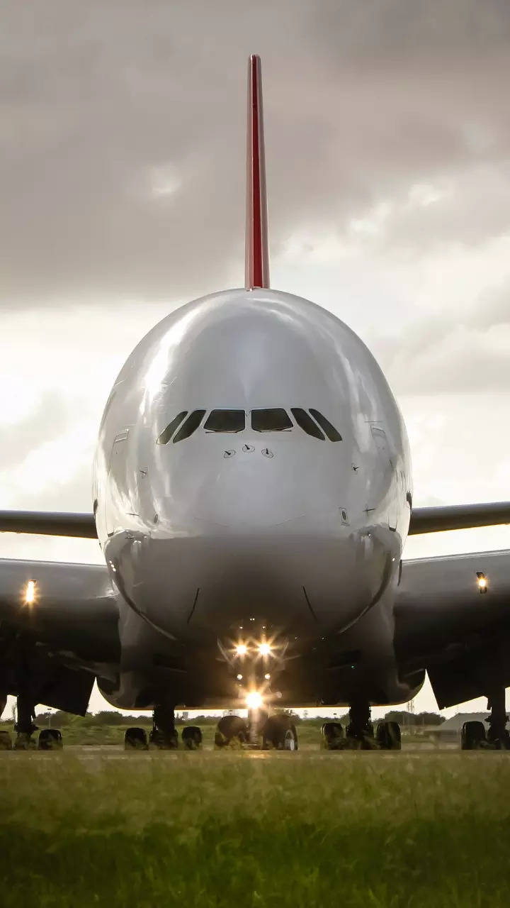 Airbus A380: World's Largest Passenger Plane in 8 Breathtaking Photo