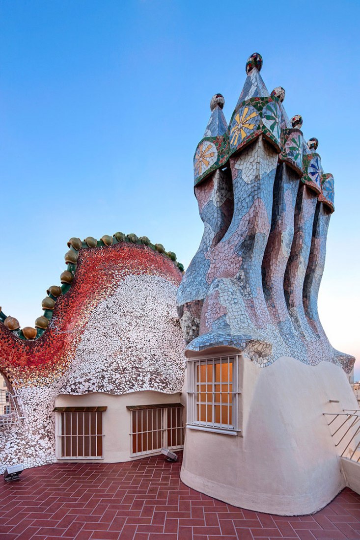 Taking photographs of the Casa Batlló. The Strength of Architecture