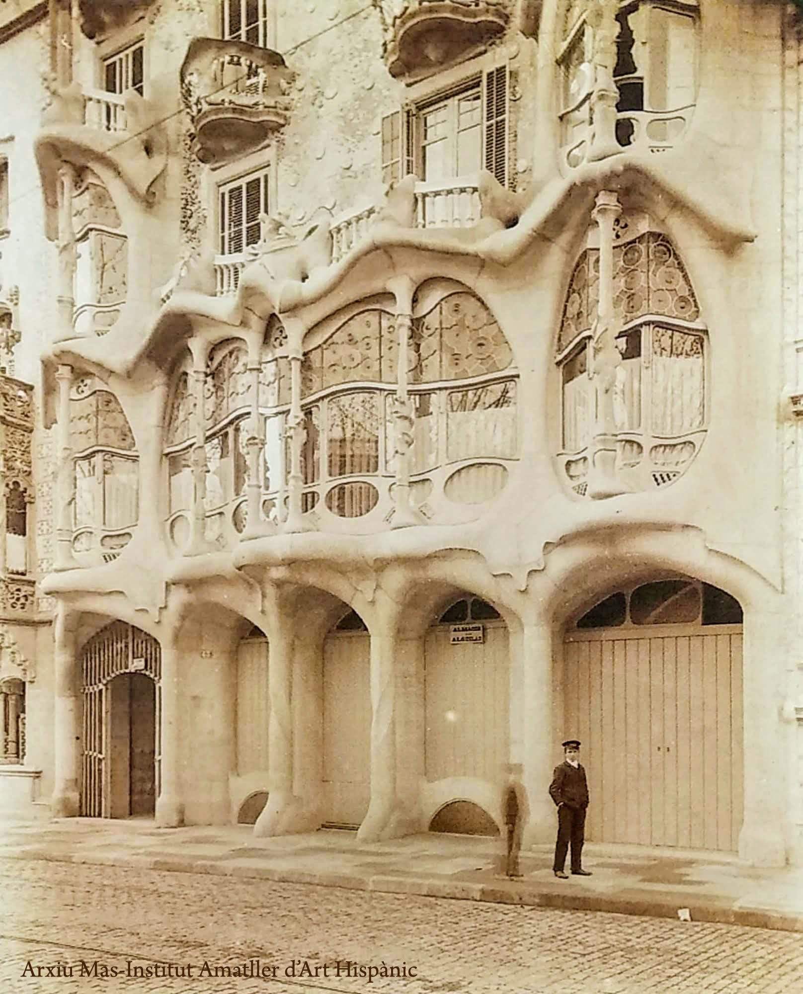 Casa Batlló. Restoration of the carpentry of the façade