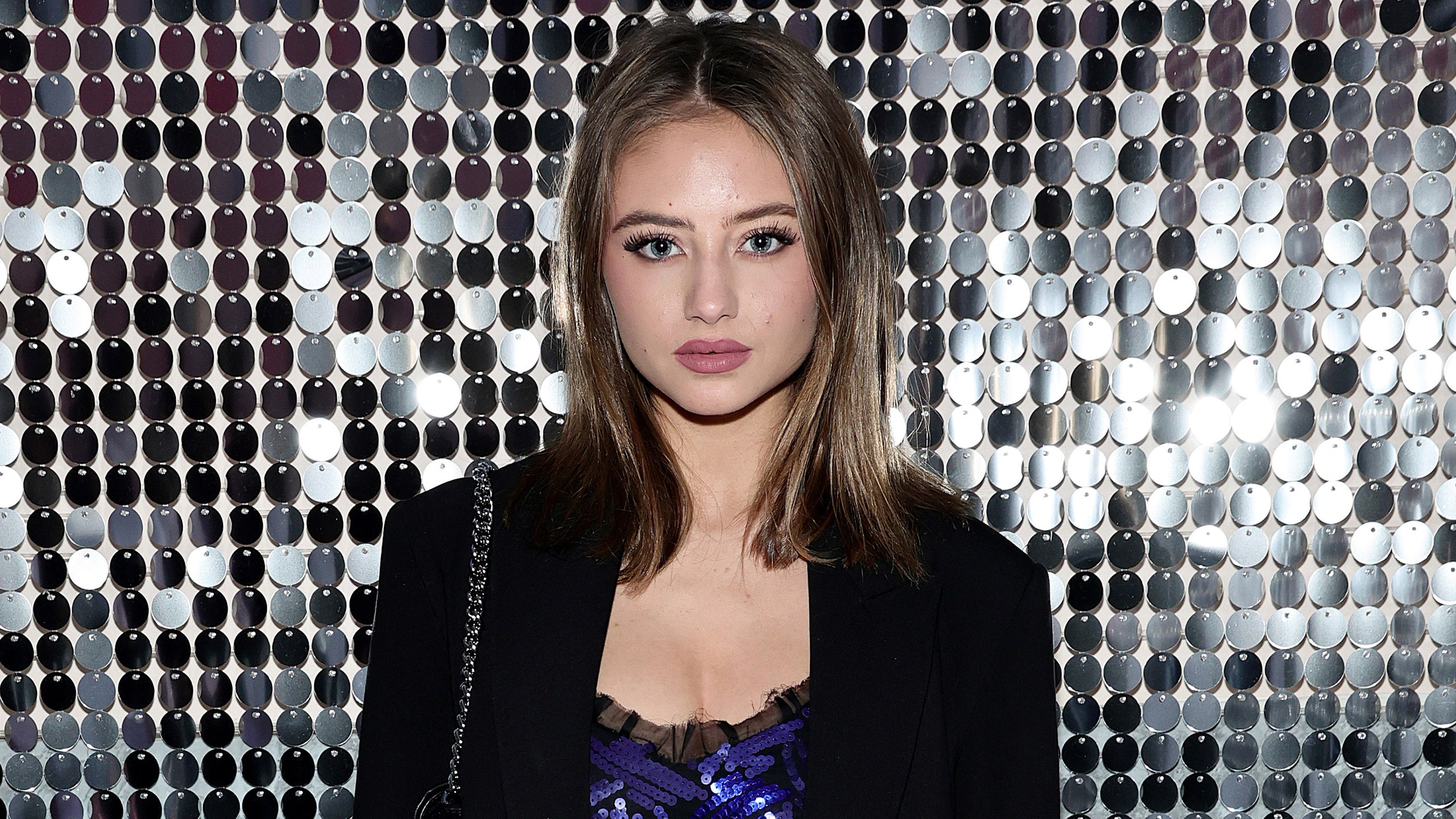 Heidi Klum's daughter Leni Klum looks every inch the supermodel on the red carpet