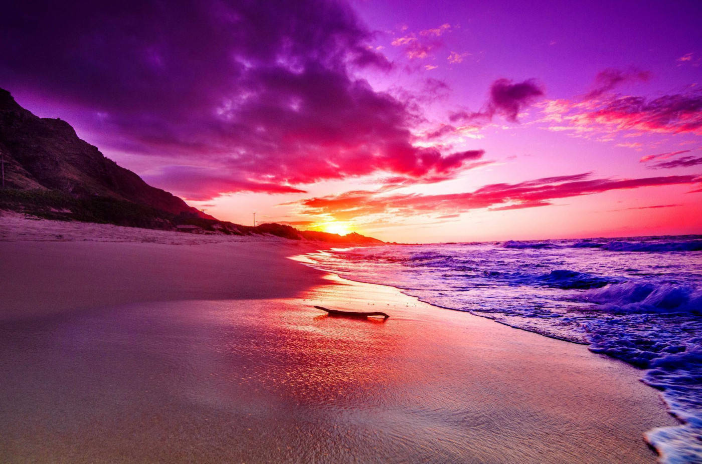 Download Vibrant Pink Sunset Wallpaper