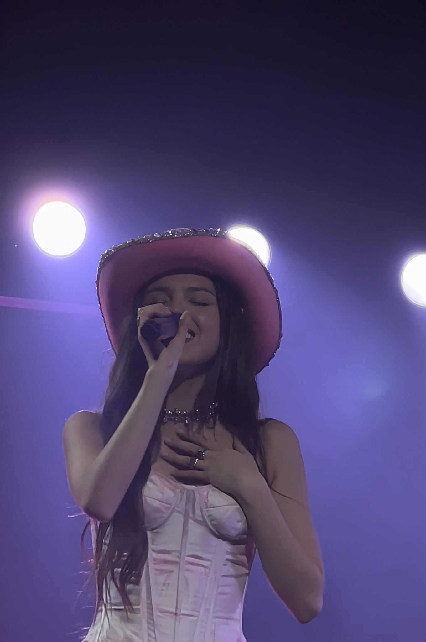 Olivia Rodrigo SOUR tour cowboy pink hat, icon, wallpapers pfp material