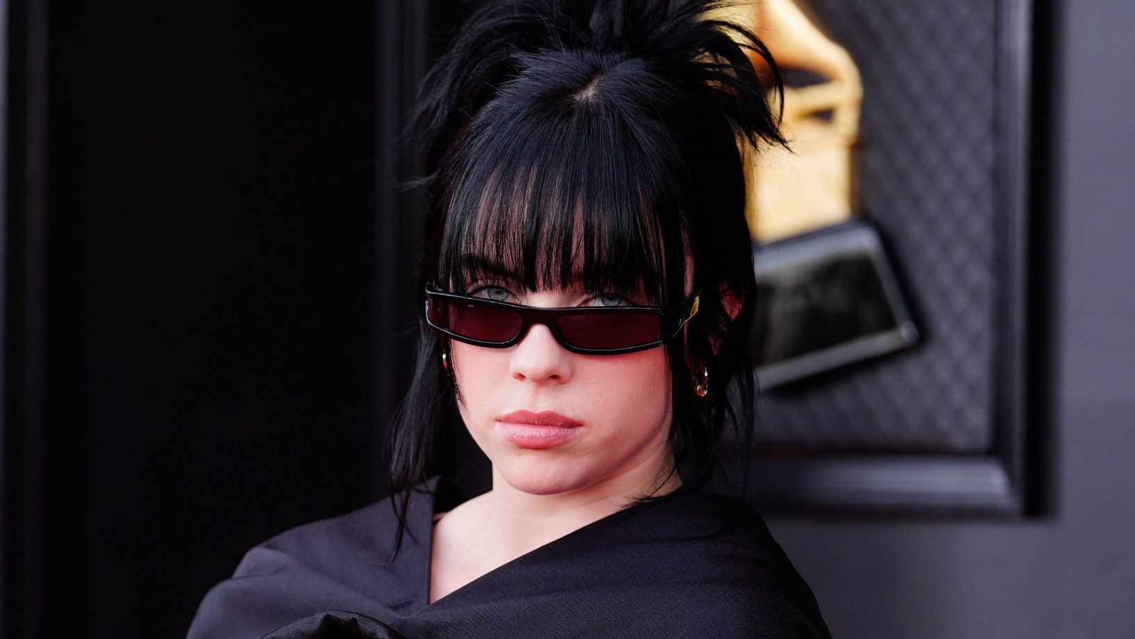 Billie Eilish's Grammys 2022 Look Is The Most Confusing Thing You'll See Today