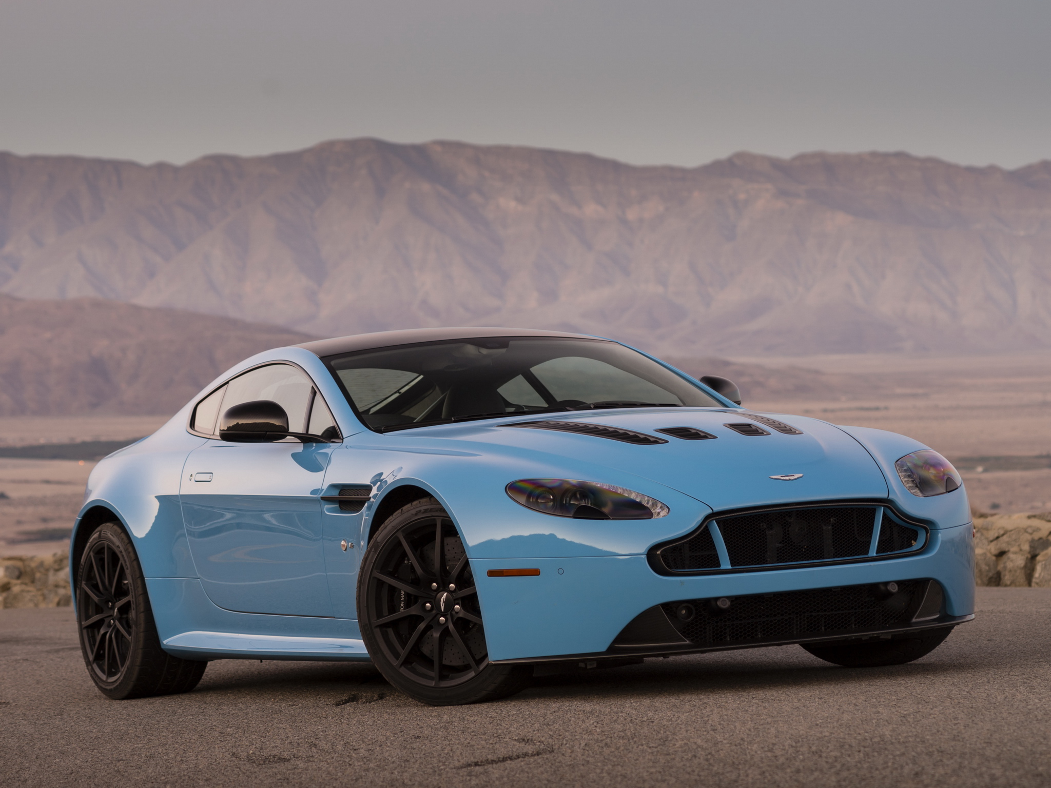 Aston Martin V12 Vantage S Wallpaper