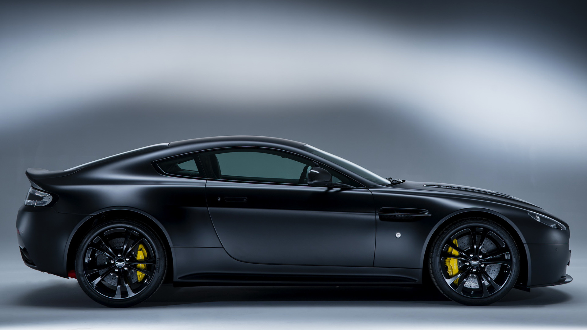 Aston Martin V12 Vantage Carbon Black II and HD Image