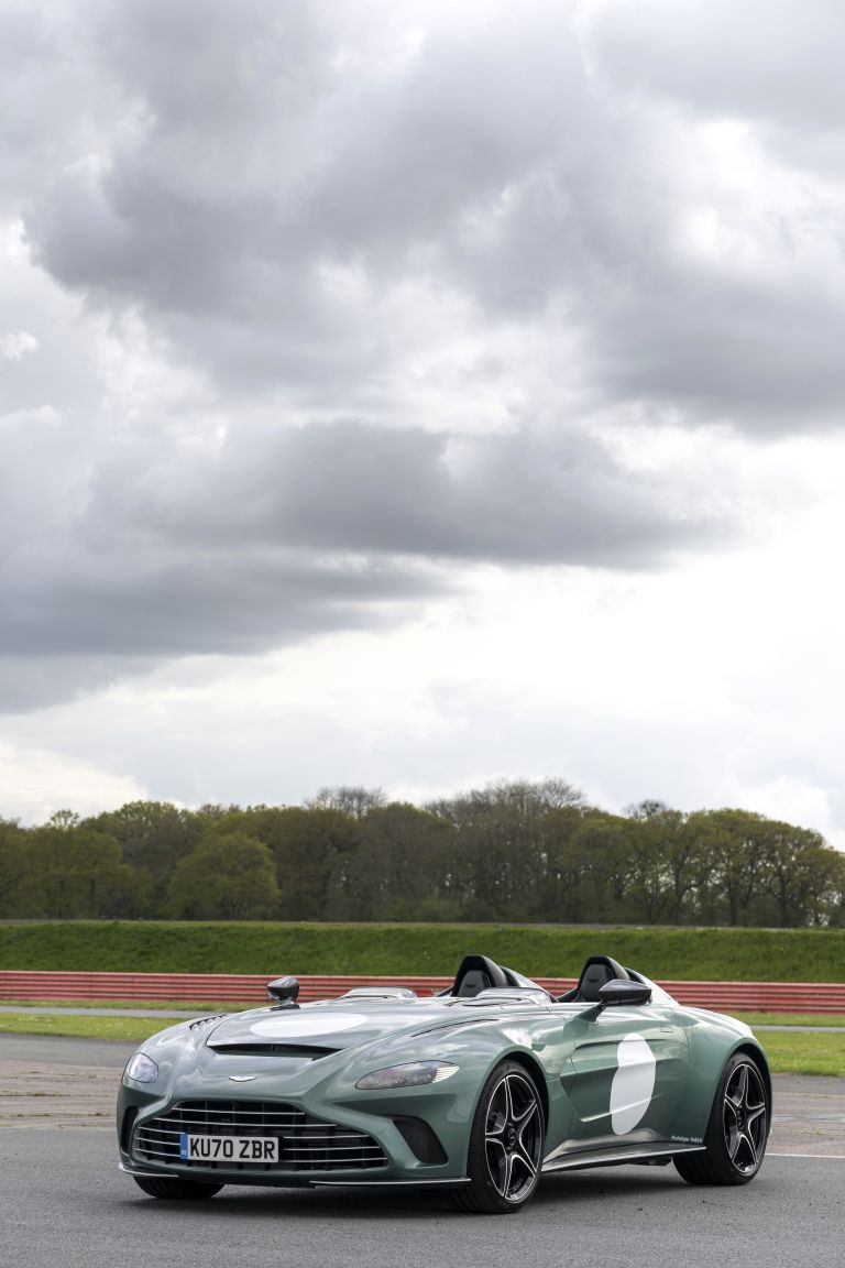 Aston Martin V12 Speedster specification quality free high resolution car image