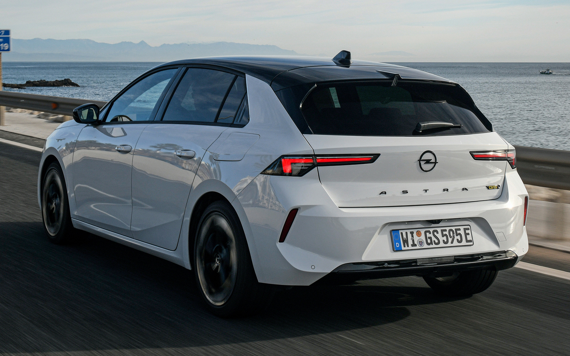 2023 Opel Astra GSe and HD Image