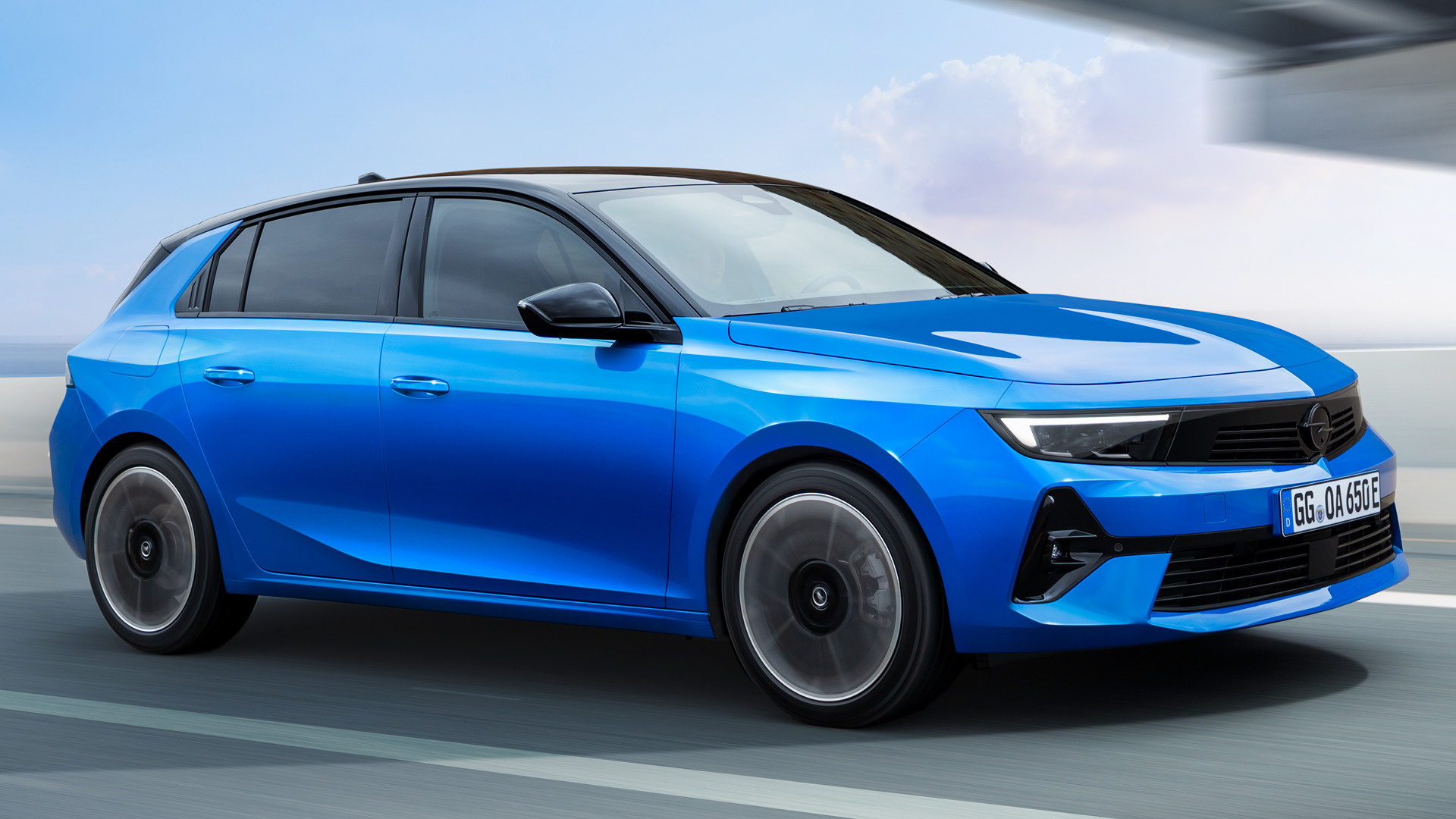 2023 Opel Astra Electric and HD Image