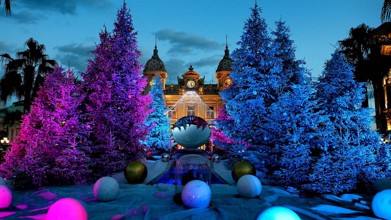 Download wallpaper 1366x768 christmas tree, monte carlo, monaco tablet, laptop HD background