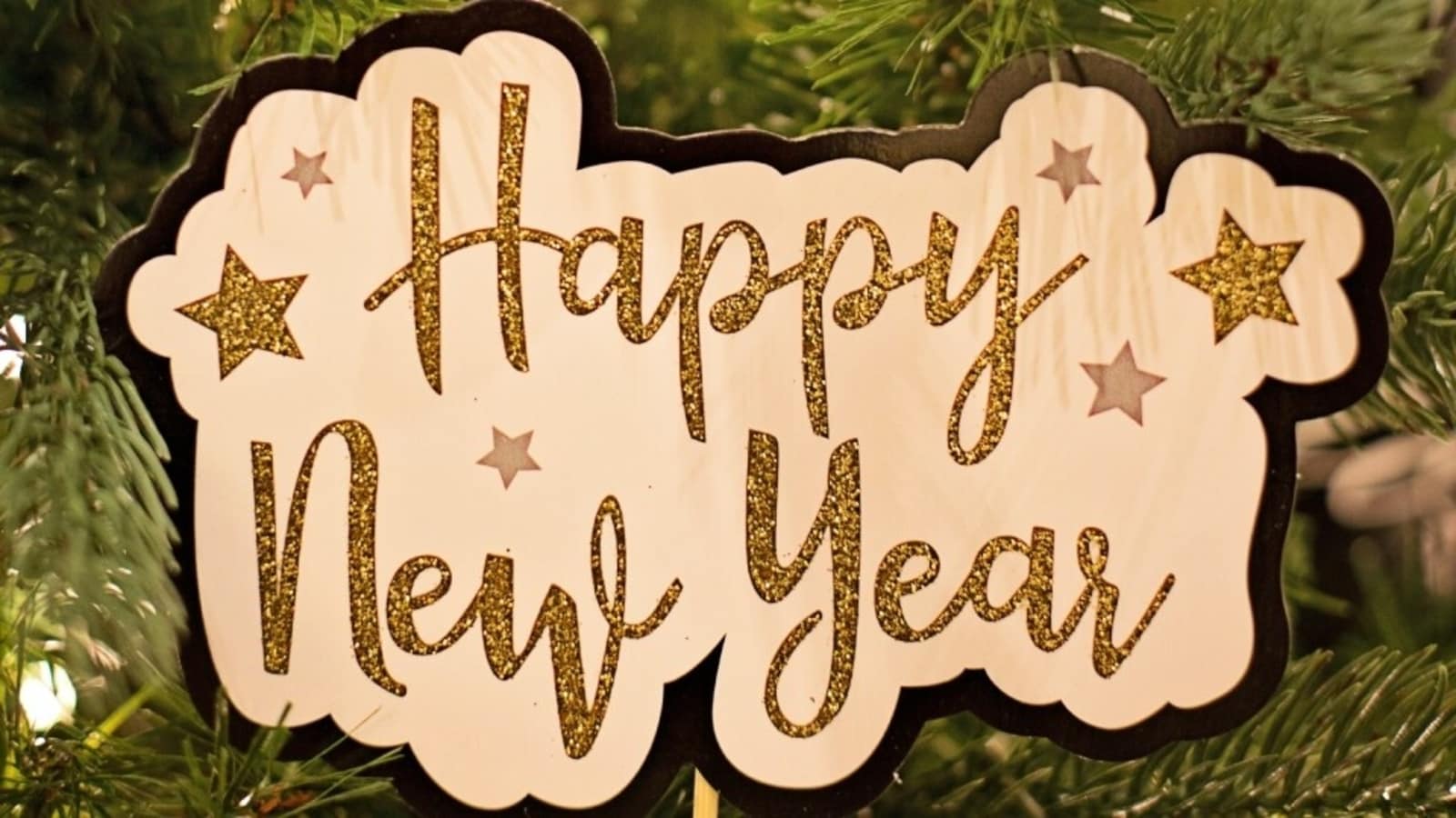New Year 2023: Fun and relaxing ways to celebrate New Year's Eve party at home instead of going out