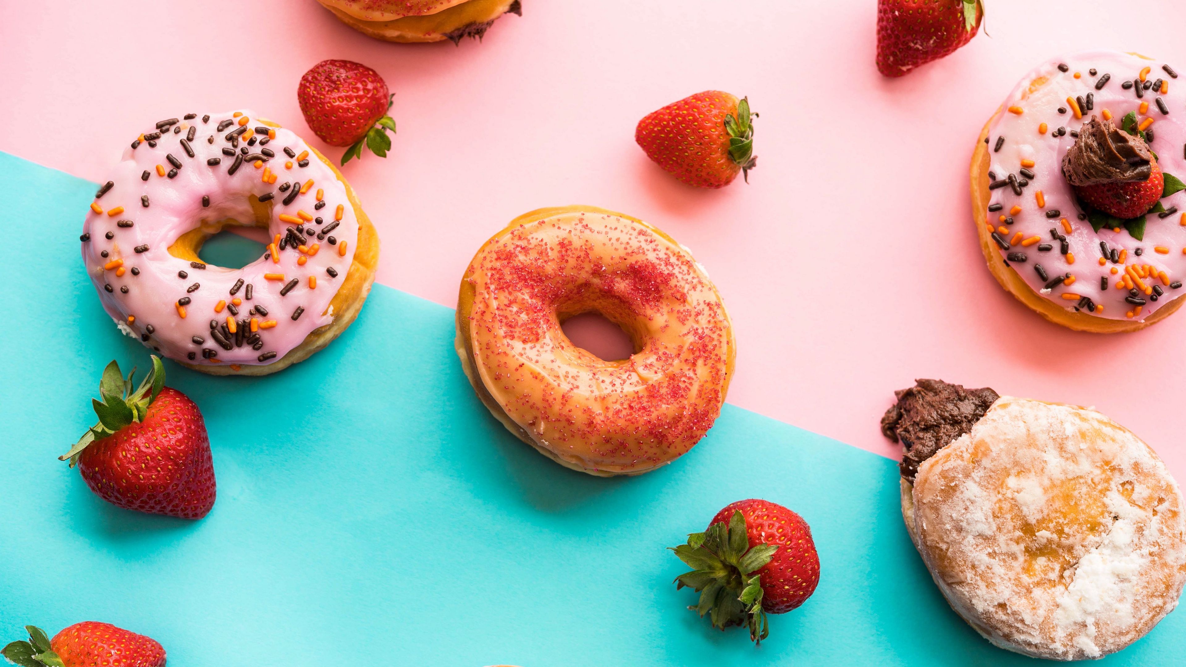 Download wallpaper 3840x2160 donuts, strawberries, berries, dessert, sweets 4k uhd 16:9 HD background