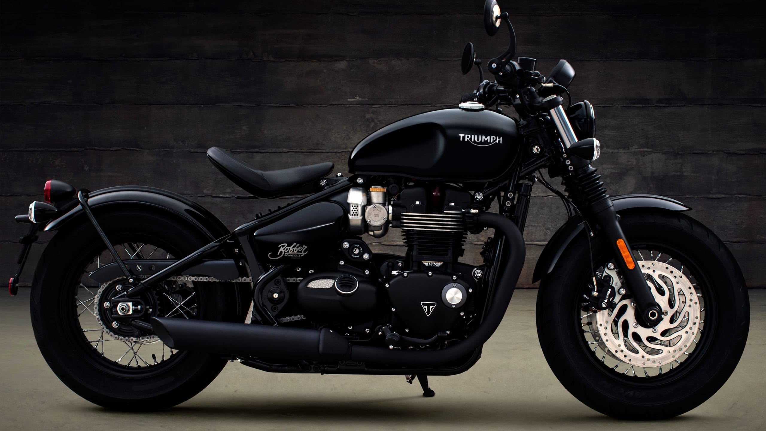 Triumph Motorcycle [4K] Wallpaper