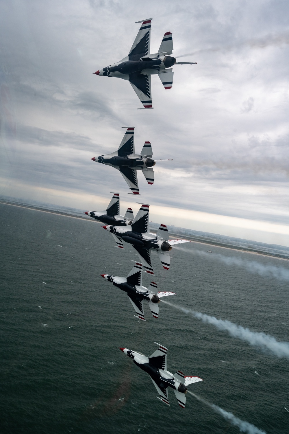 DVIDS roar over Jones Beach [Image 9 of 9]