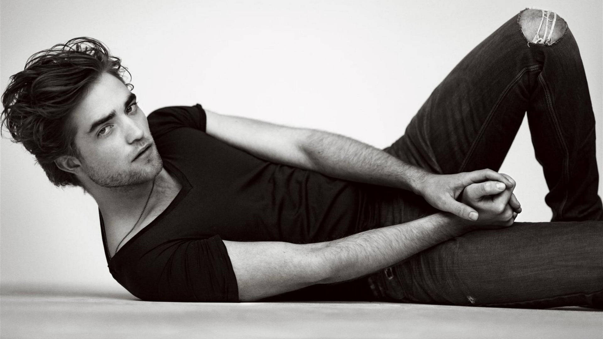 Robert Pattinson Wallpaper