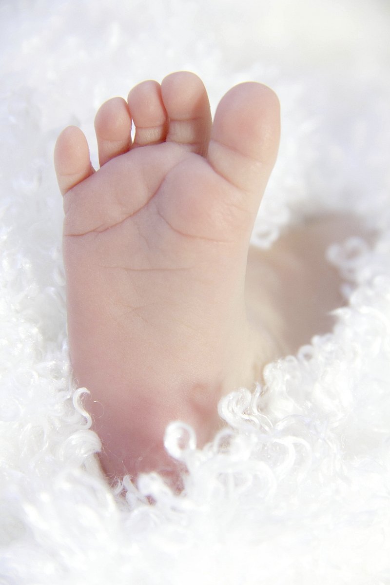 Baby Feet Image Wallpaper