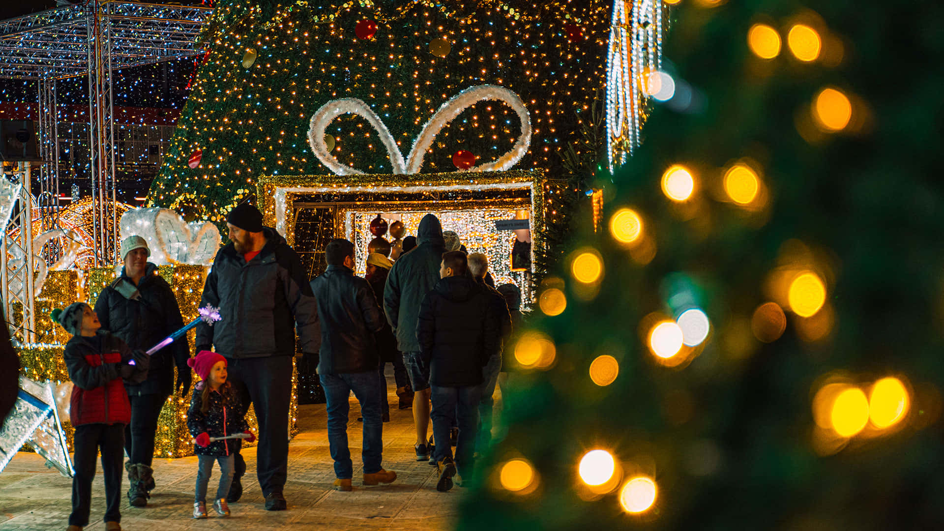 Download Celebrate Christmas in a Winter Wonderland Wallpaper