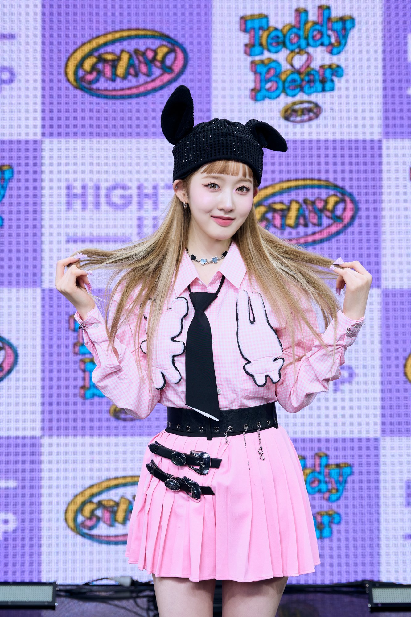 KpopHerald [Showcase] Si Eun Looks Like A Doll!