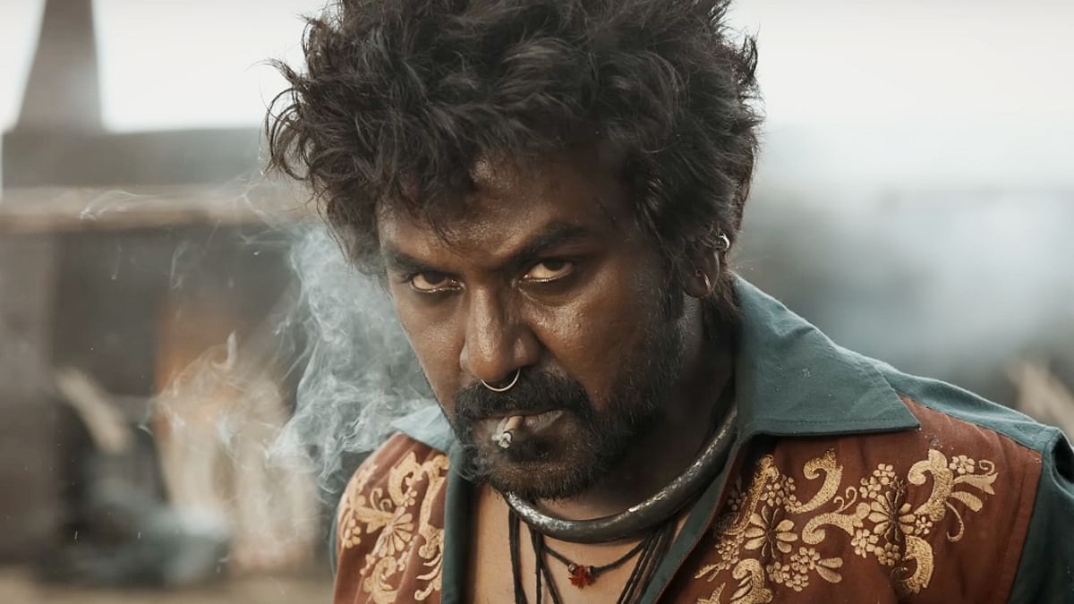 Somehow Raghava Lawrence gave the best and worst performance with 2 different movies in the same year. Easily the best mainstream actor performance this year
