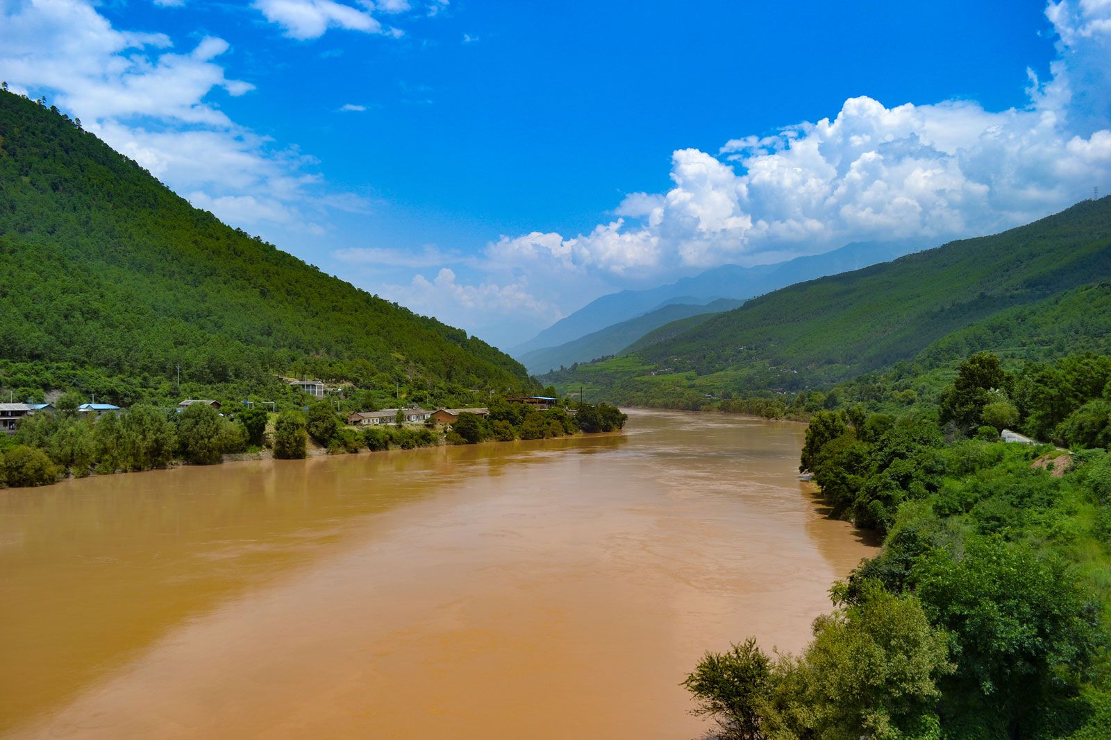 Yellow River. Location, Map, & Facts