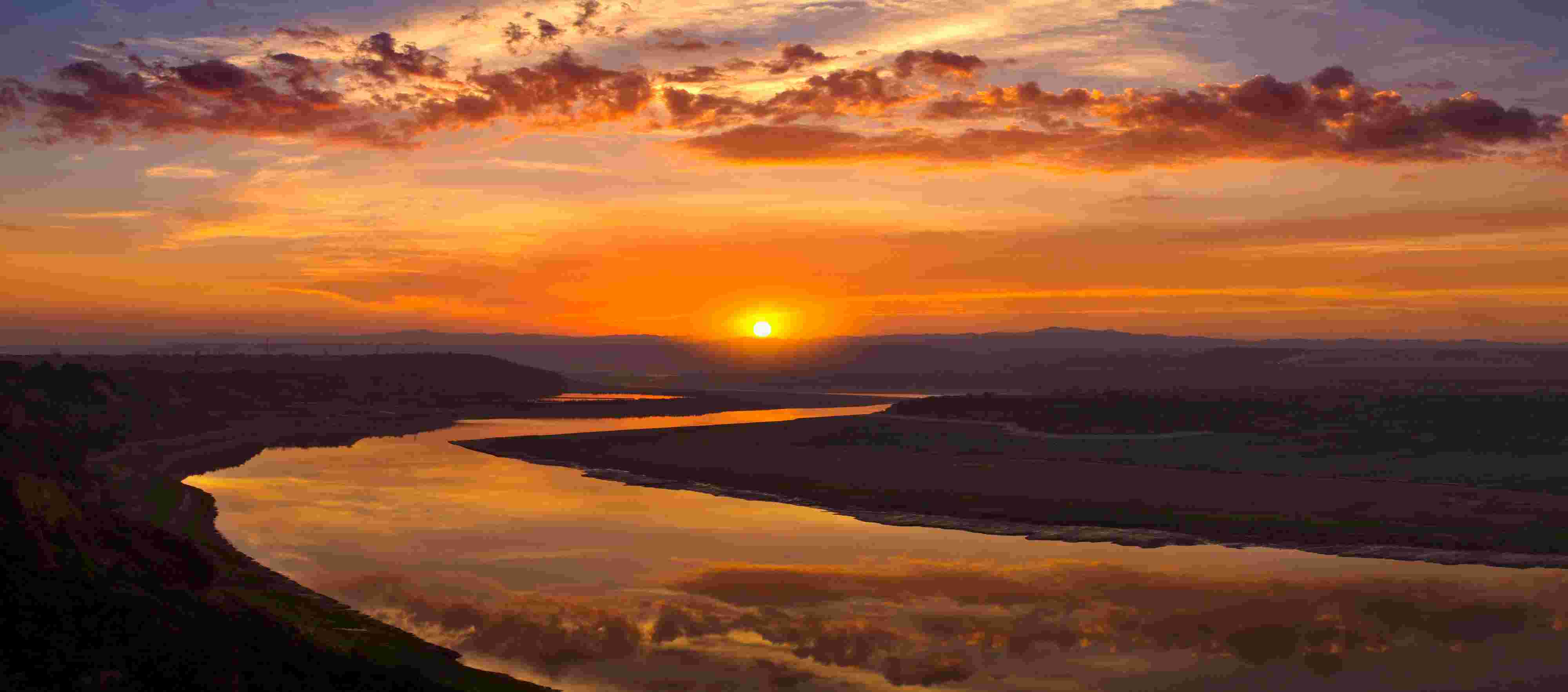 China Cleans Silt Clogged Yellow River's Daily Online