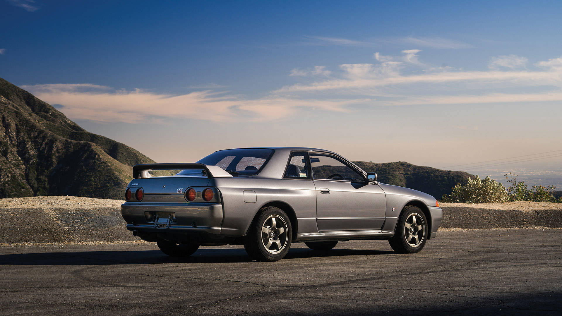 Download Classic Beauty R32 In Its Finest Glory Wallpaper