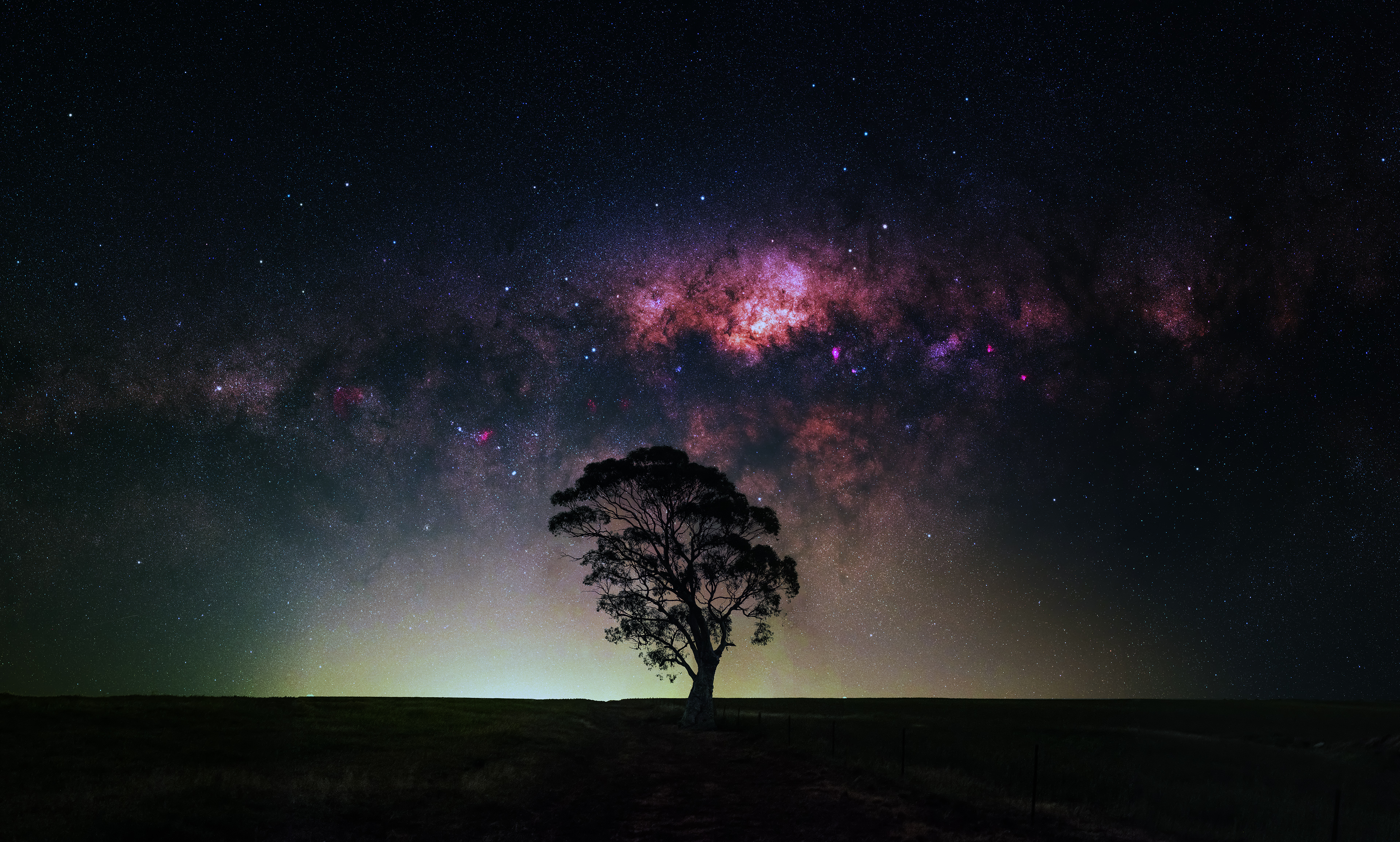 Heroscreen 4K Background Wallpaper