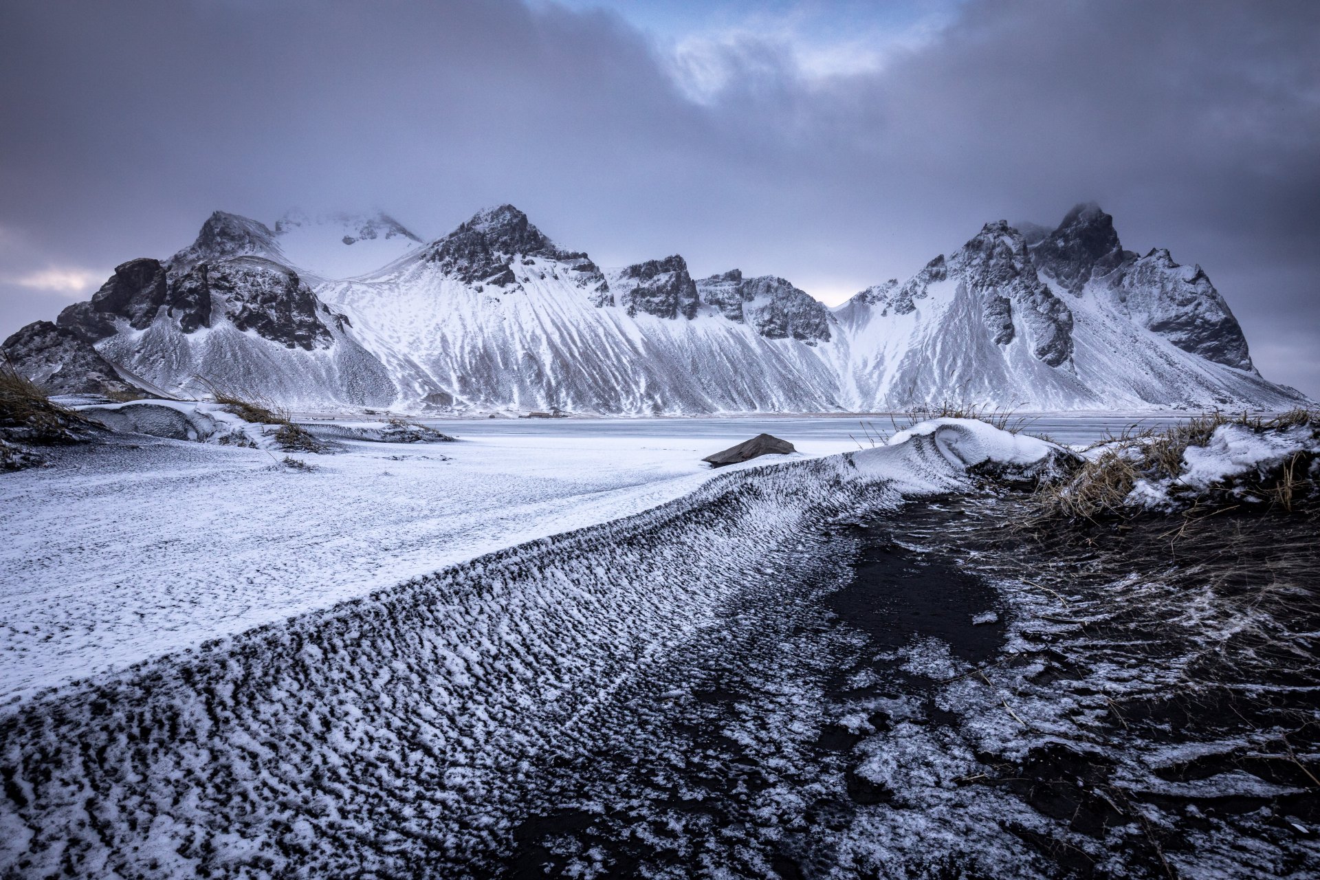 Vestrahorn Majesty: Iceland's Pristine 4K Nature Escape