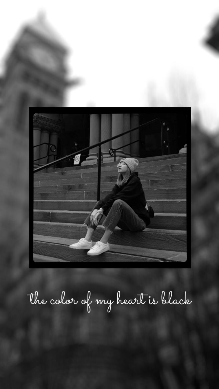 Blackpink Lisa dark aesthetic wallpaper. Lisa blackpink wallpaper, Blackpink lisa, Black aesthetic wallpaper