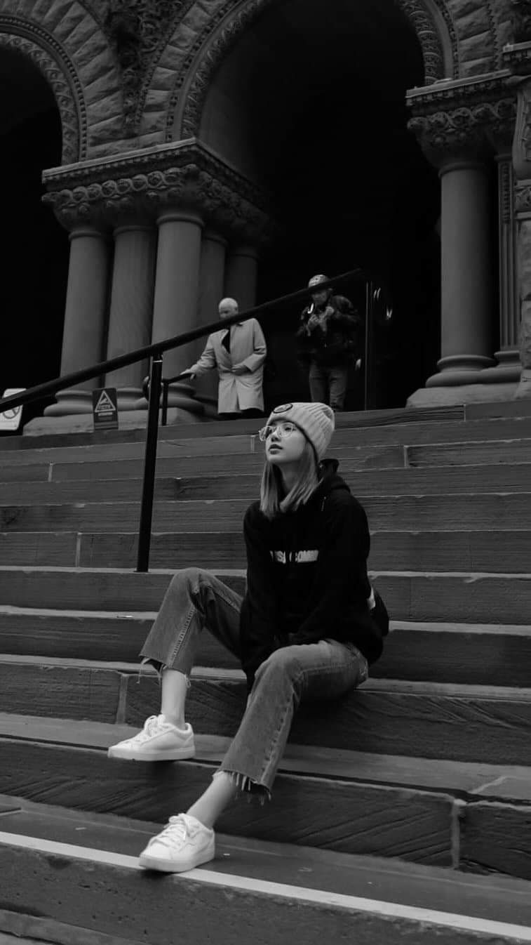 Lisa blackpink wallpaper