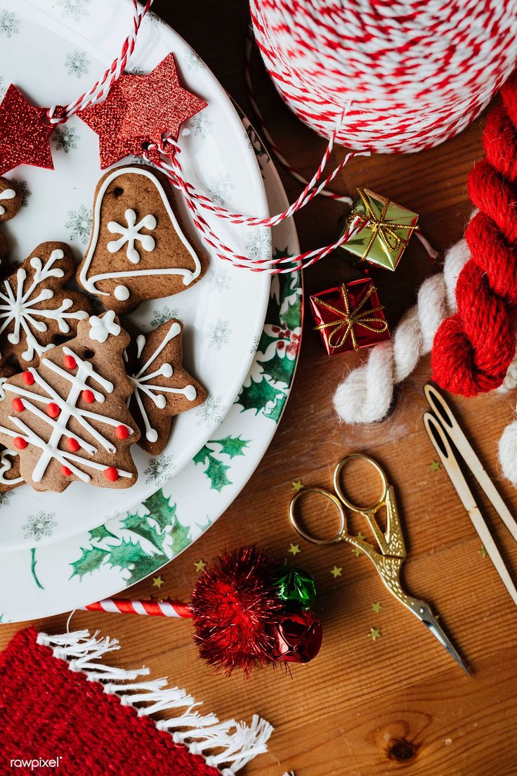 Christmas cookies on a plate. free image / Karolina / Kaboompi. Christmas cookies decorated, Christmas themed cake, Christmas gingerbread cookies