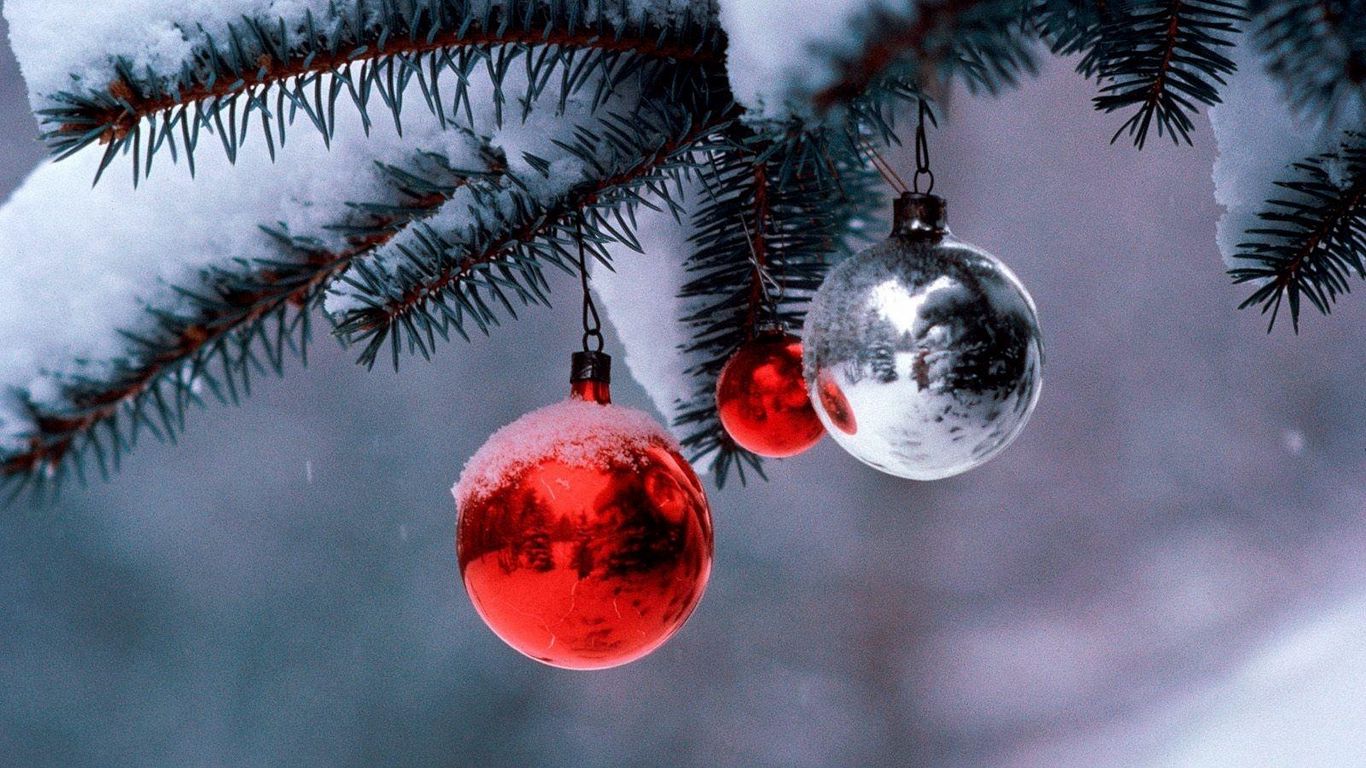 Download wallpaper 1366x768 christmas decorations, thread, needles, snow, blurring, holiday, new year, christmas tablet, laptop HD background