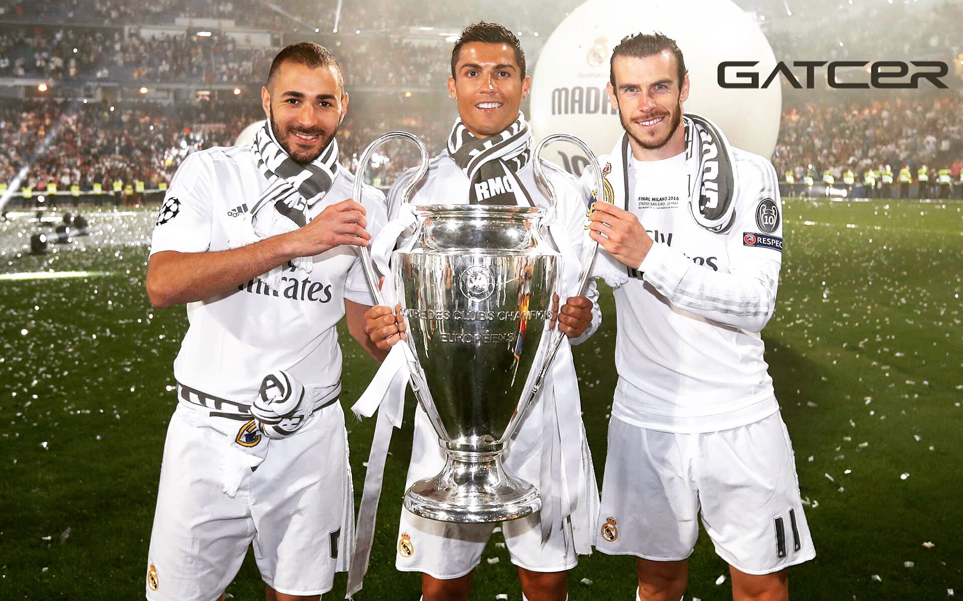 Holding the eleventh UCL trophy