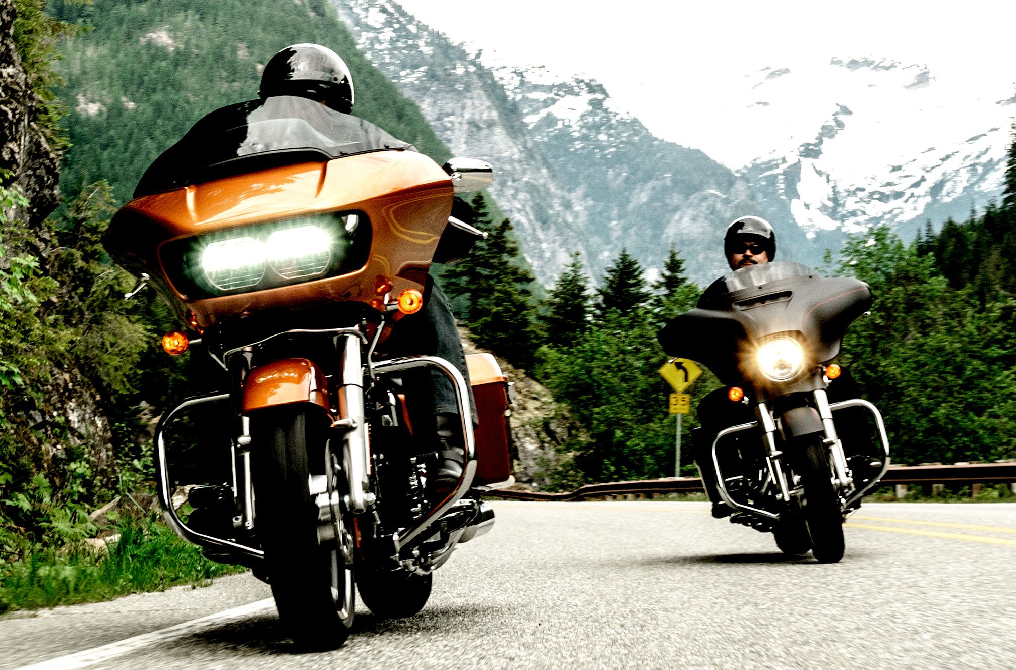 Harley Davidson Road Glide w wallpaperx1328