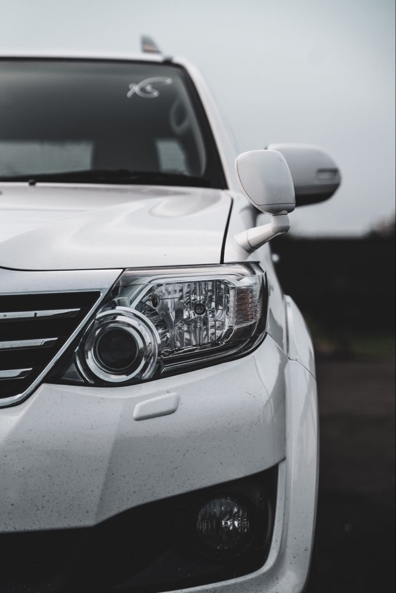 Fortuner car wallpaper iphone