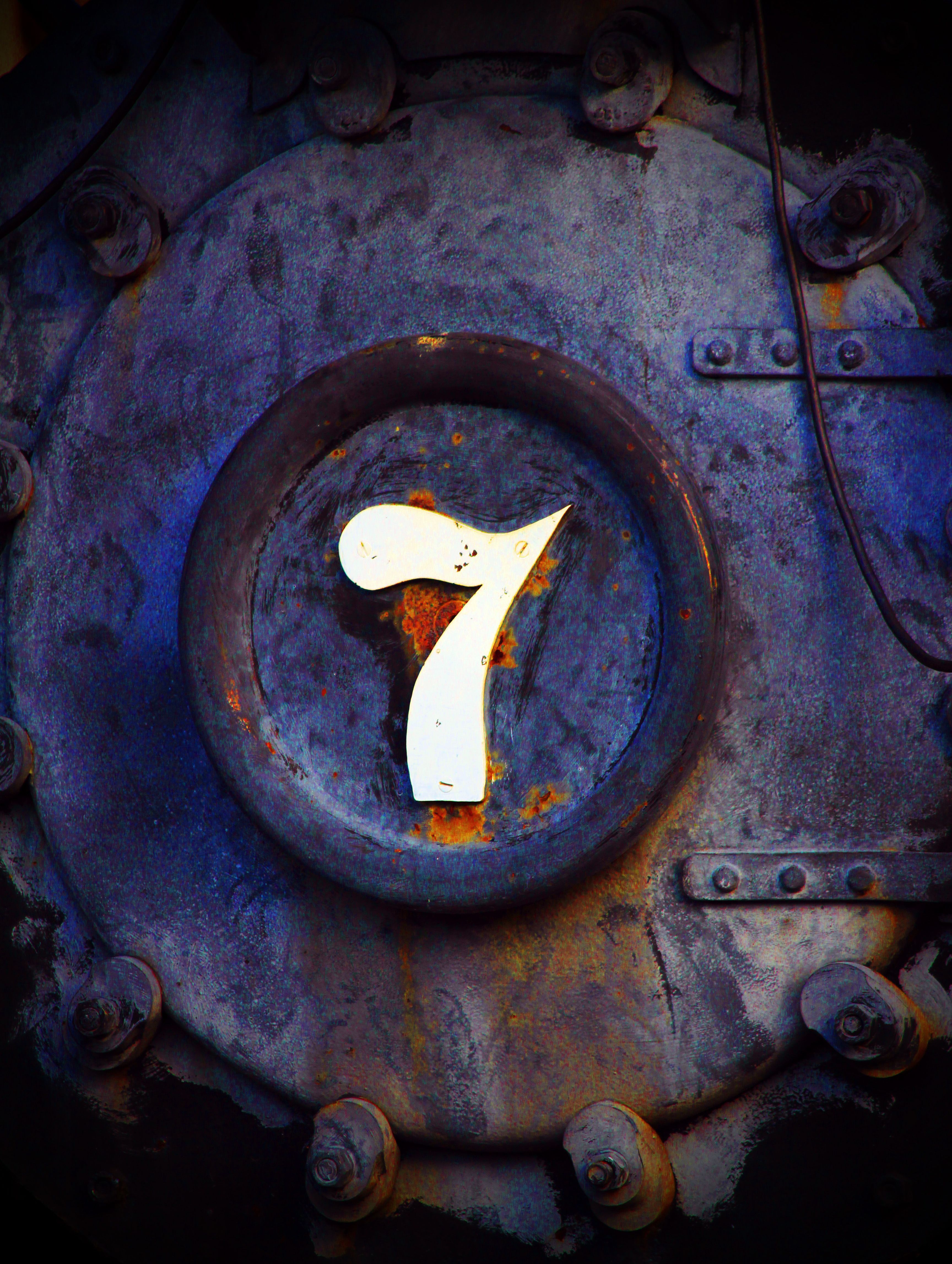 Lucky No 7. Number wallpaper, Art logo, V logo design