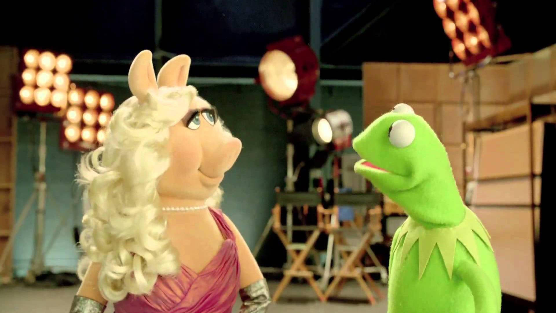 Download Miss Piggy And Kermit The Frog Wallpaper