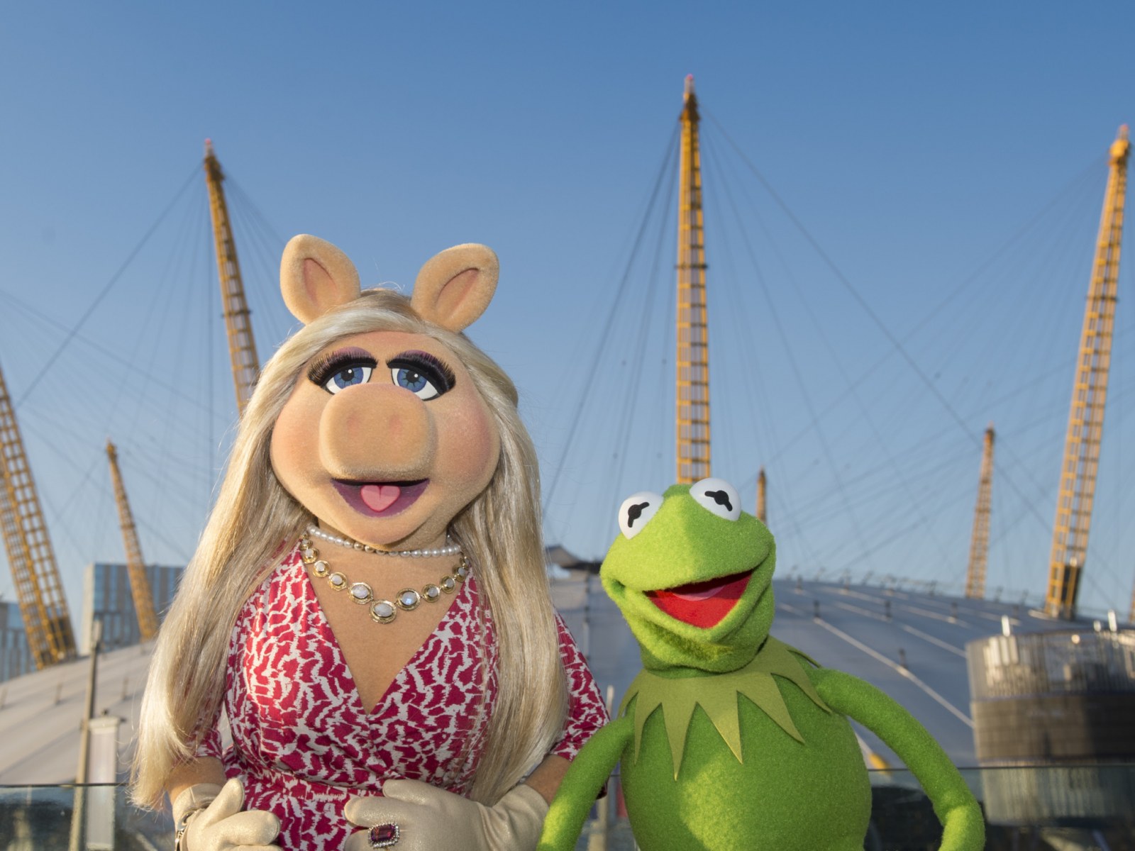The Turbulent Romance of Miss Piggy and Kermit The Frog