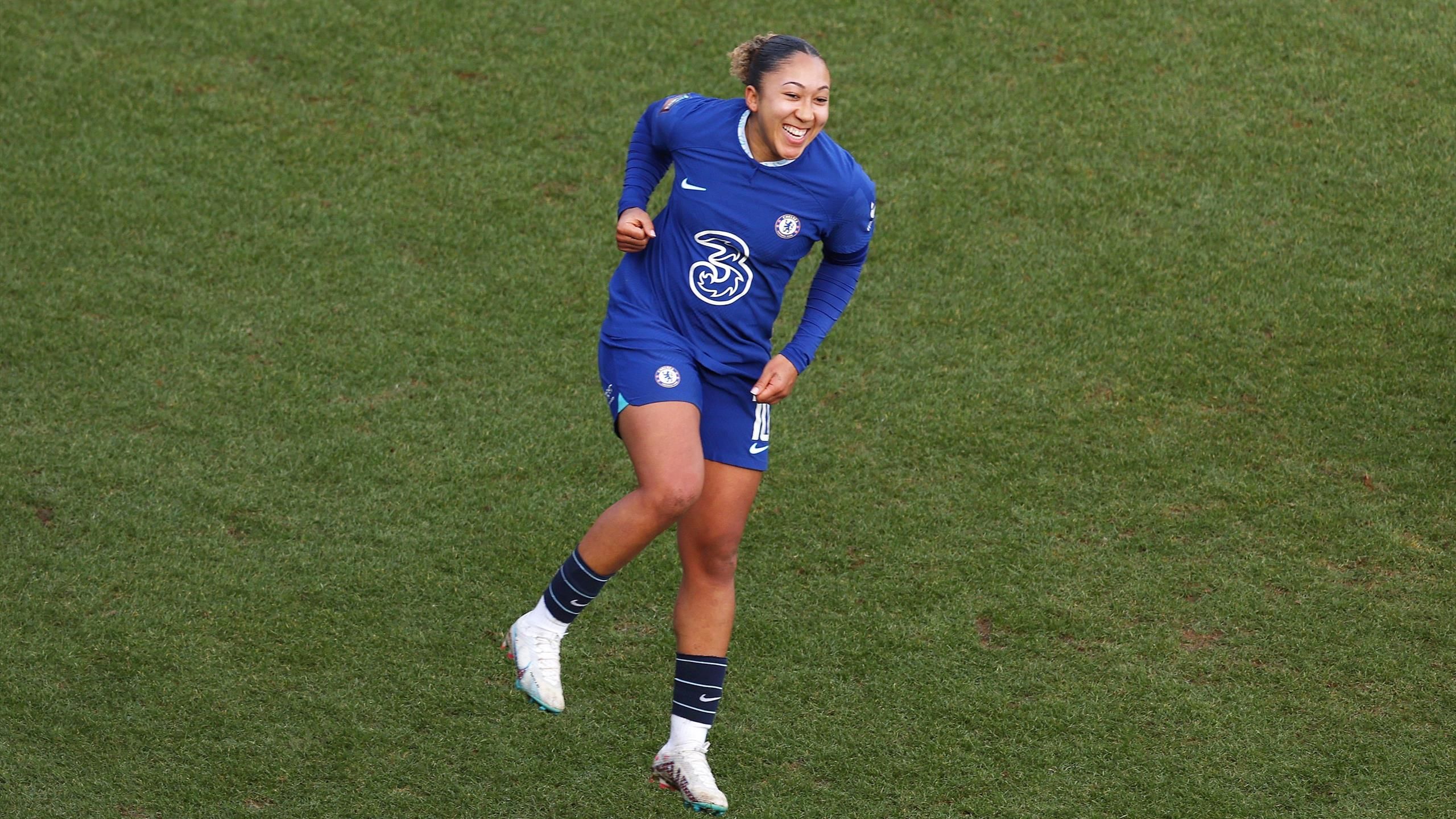 Lauren James nets stunning goal as Chelsea beat Tottenham to go top of Women's Super League, Arsenal, Man Utd draw