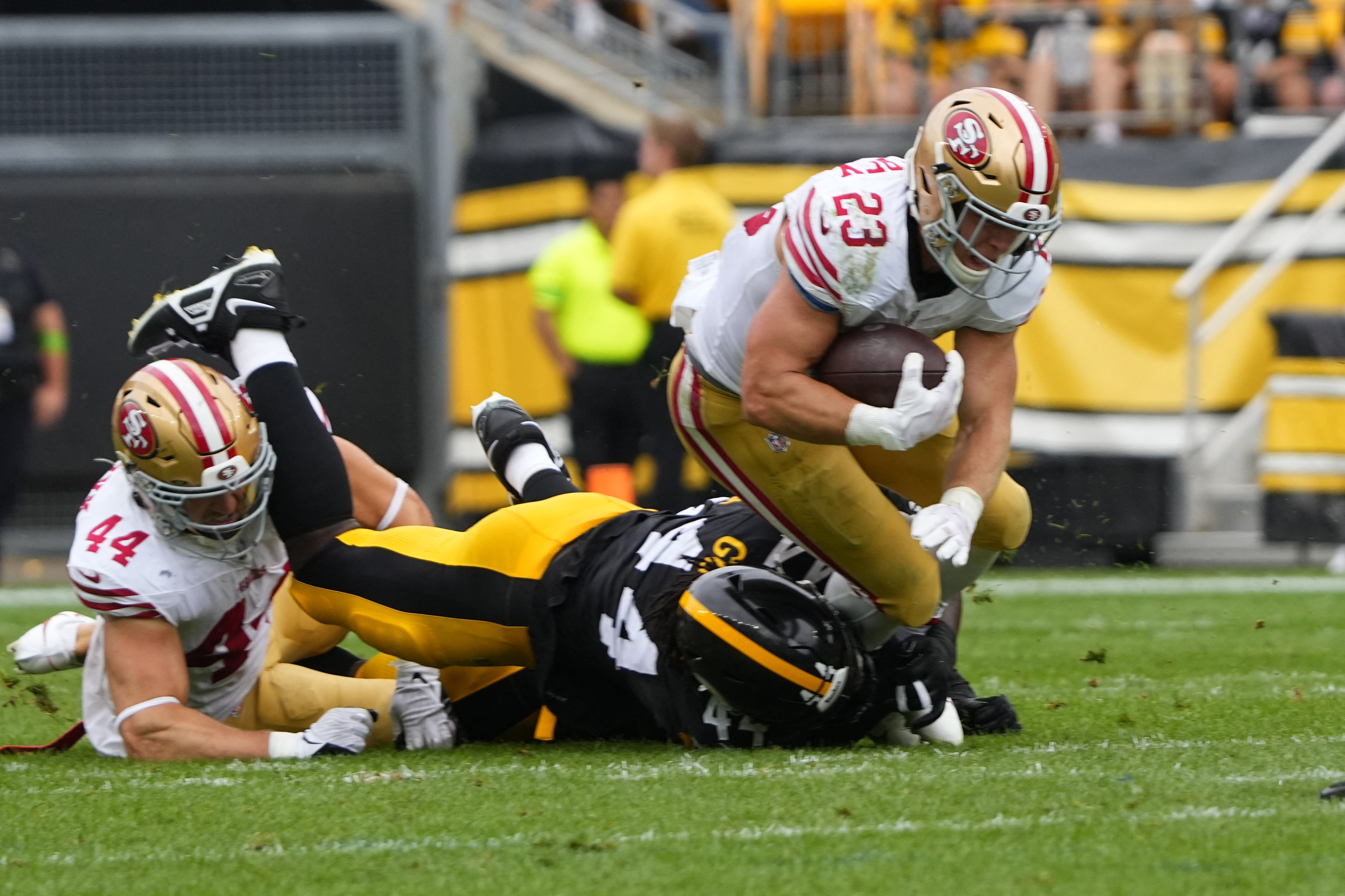 Brock Purdy, Christian McCaffrey help 49ers dominate Steelers