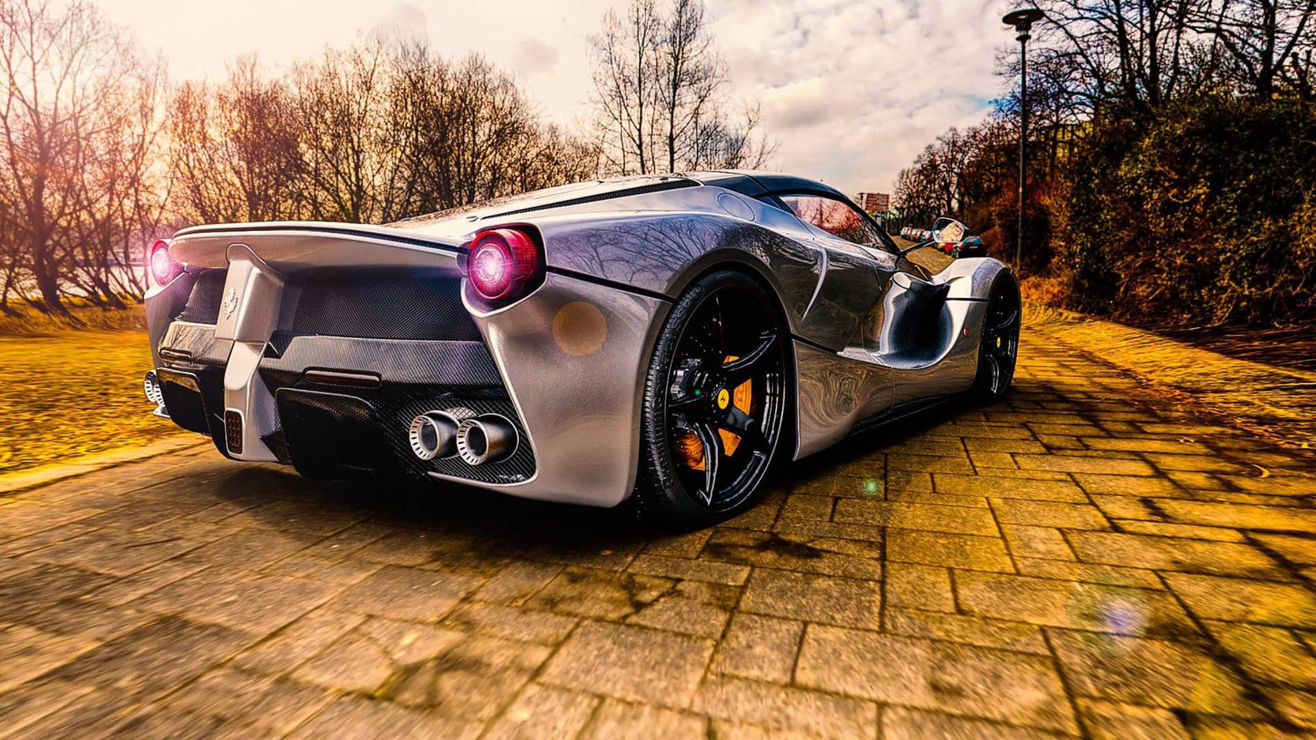 Download Cool Car Ferrari Rear View Wallpaper
