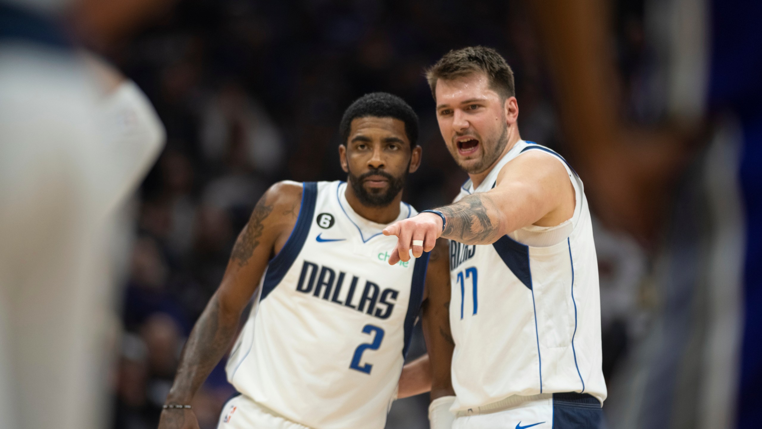 Irving debuts in Dallas not wanting to talk about future