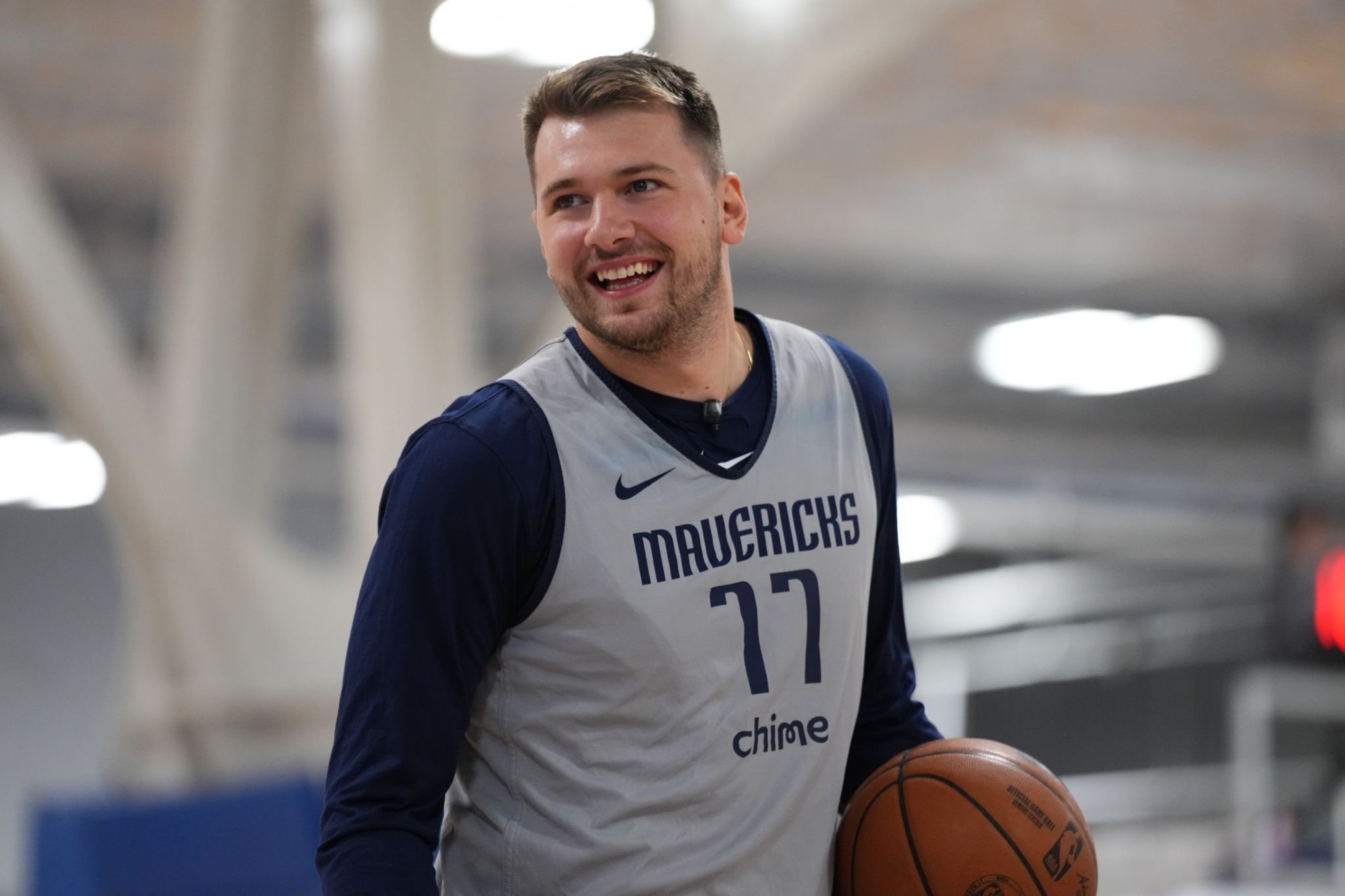 Luka Dončić HD Wallpaper and Background