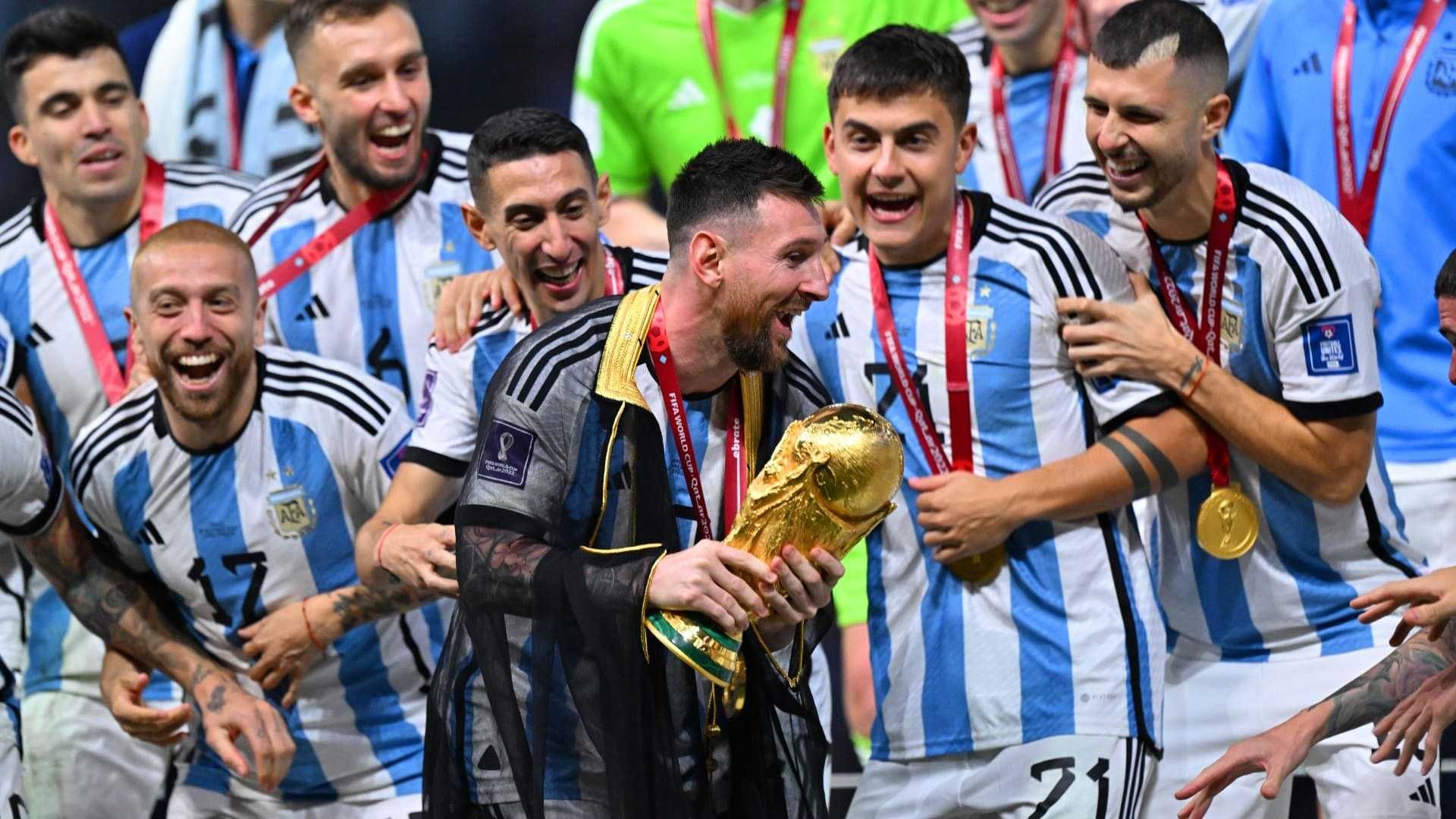 Messi Holding World Cup Wallpaper Discover more Leo Messi, Lionel Messi, Messi, Messi Argentina, Messi World Cup wallpaper. htt. Messi, Messi argentina, World cup