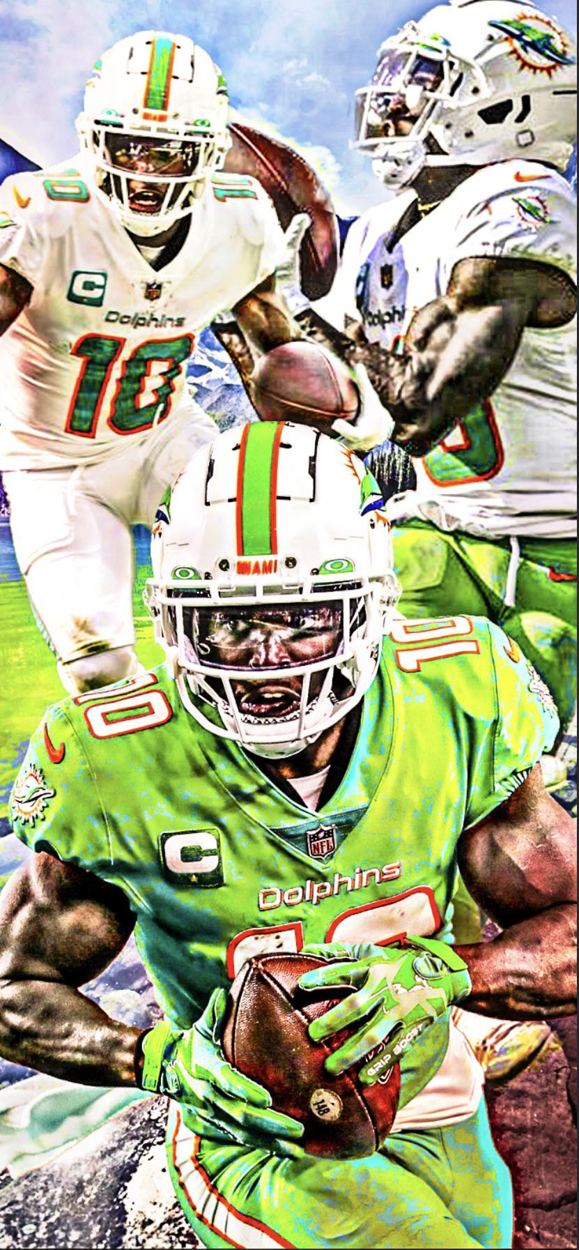 Where does Tyreek Hill rank among all Wide Receivers right now?